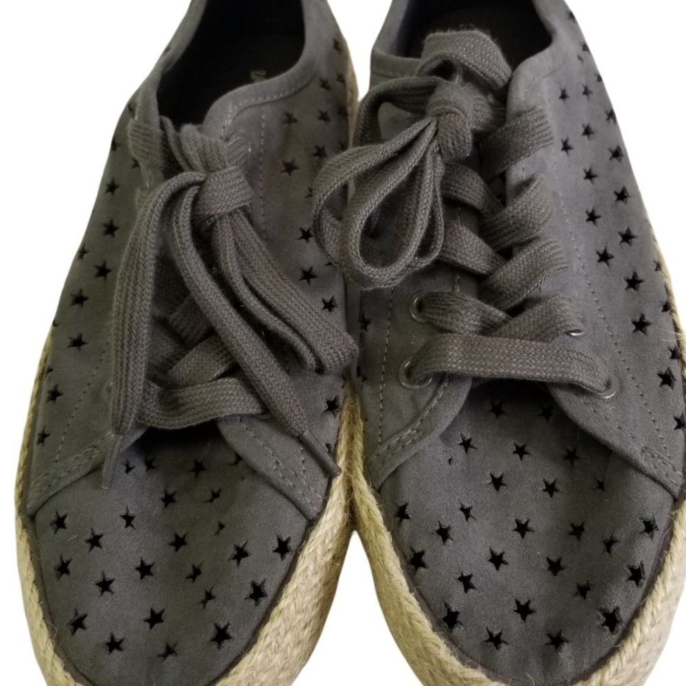 Universal Thread Espadrille Star Gray Lace Up Sneakers Cut Out Stars Womens 8